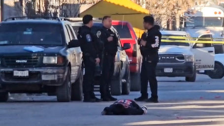 ¡Otro más! Lo ejecutan sin ningún escrúpulo frente a niños que se dirigían a la escuela en praderas del Sur