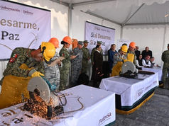 Ejército Mexicano destruyendo armas