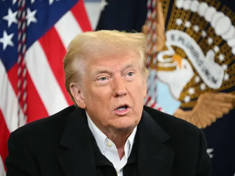 Trump visita la California asolada por los incendios forestales