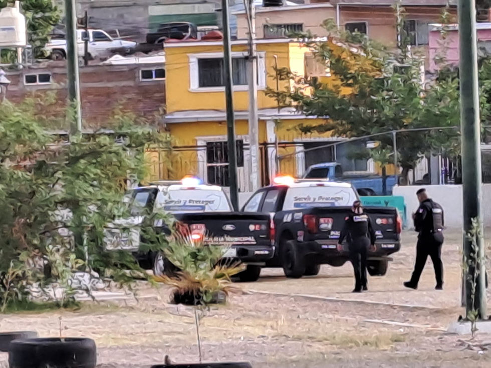 Municipales vigilan parques en Colonia Margarita Maza y Los Pinos; hay reportes de vándalos y drogadictos 