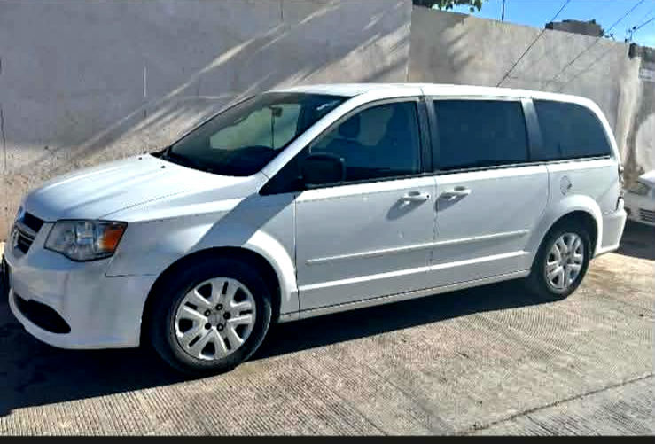 Piden apoyo para localizar camioneta robada hace unos momentos en villa Juárez