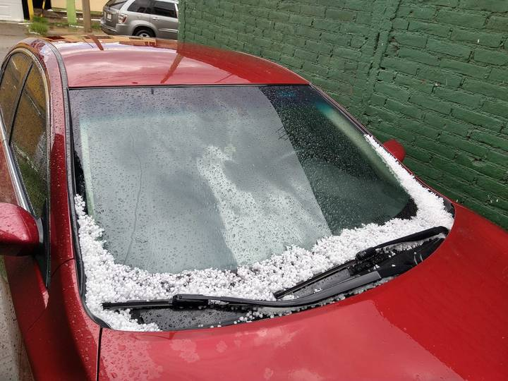 Reportan sorpresiva granizada en Parral