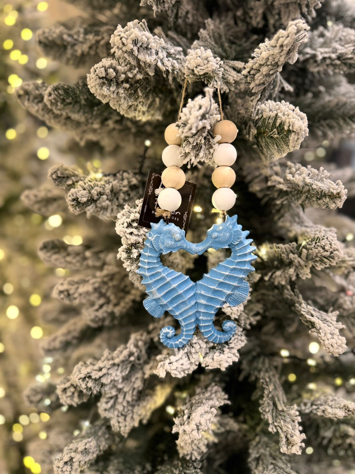 CAVALO MARINHO PENDURAR (AZUL CLARO/BRANCO) - 1 UN