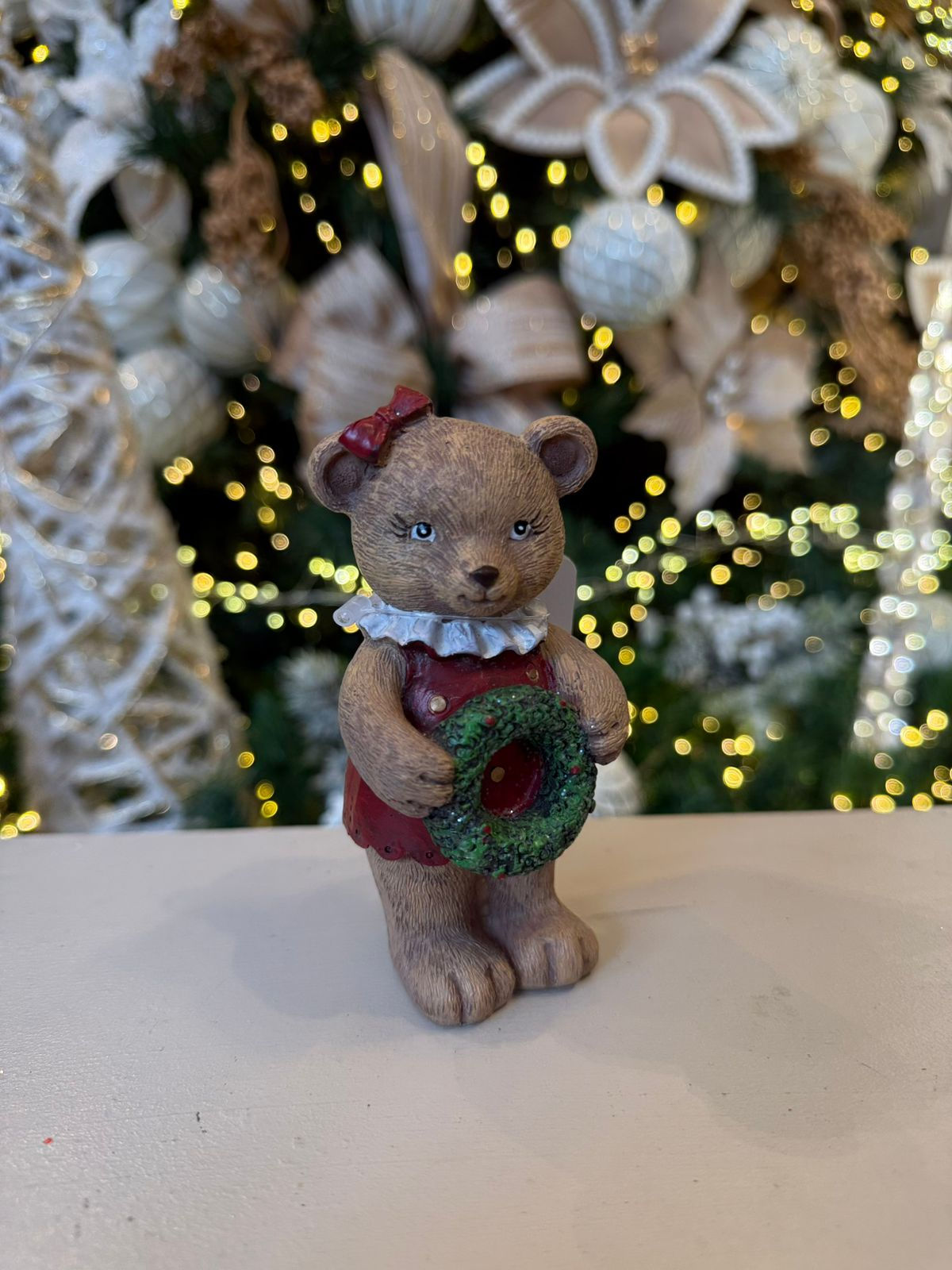 URSA RESINA C/ GUIRLANDA  (MARROM/VERDE) 11,5cm - 1 UN