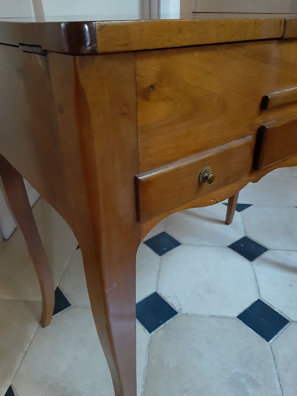 Miniature : Table à transformation en noyer style Louis XV