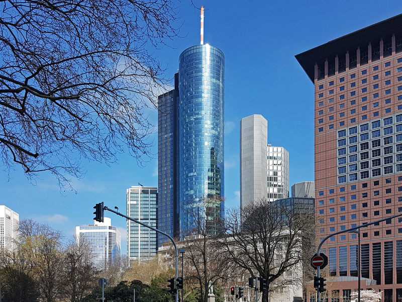 Main Tower (Torre Principal) localizada na cidade de Frankfurt, Alemanha