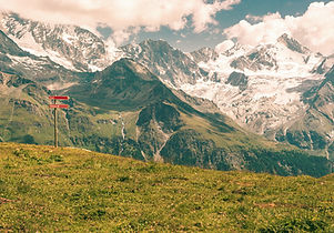 AdobeStock_289354546 (2)_edited.jpg