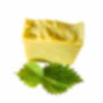 Sapone naturale all'ortica con foglie di ortica verde