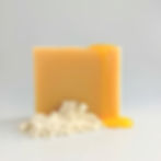 sapone naturale colore caramello con argilla caolino e miele