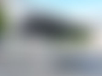 Windfeste Großschirme für öffentliche Plätze: Sicherheit und Qualität im urbanen Raum.