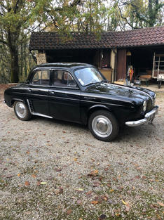 Renaud dauphine 1960.jpeg