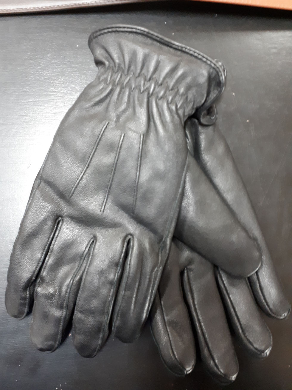 Thumbnail: Leather glove with thermolite insulation