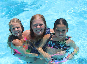 EMMA AND NATILEY AND LOLA (3).JPG