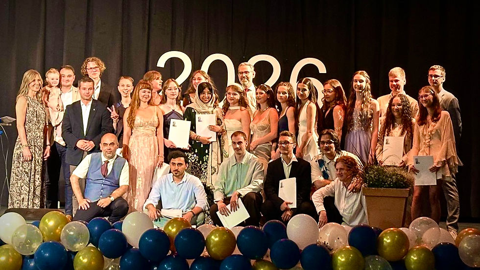 Hessischer Sonderlehrgang startet mit Abitur auf neue Wege – Märchenhafter Abschied aus dem Königreich