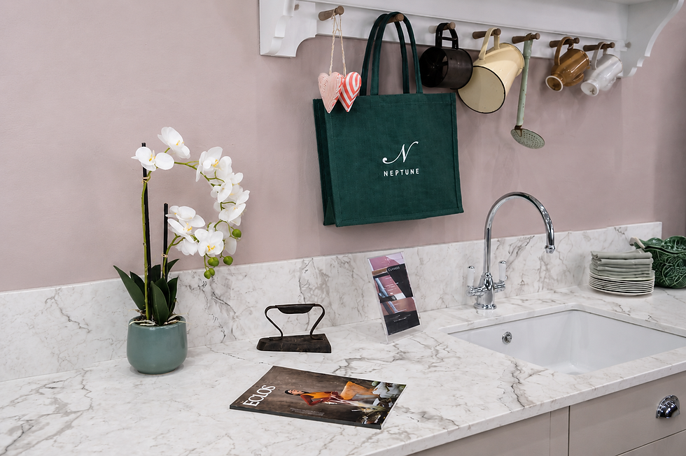 Plan de travail Éclos by Cosentino exposé dans le showroom Just Kitchens à Marciac