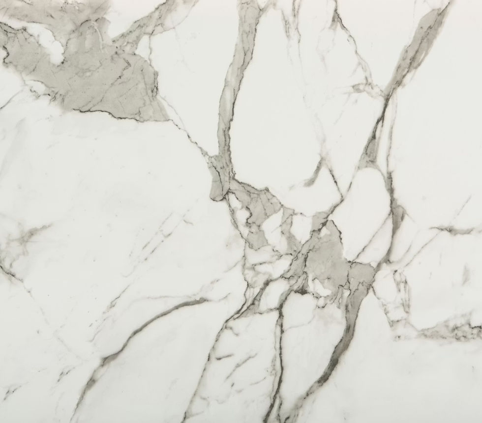 Cuisine sur mesure avec plan de travail Dekton posée par cuisiniste à Saint-Martin-de-Ré