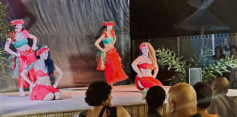 Spectacle 1_edited.jpg