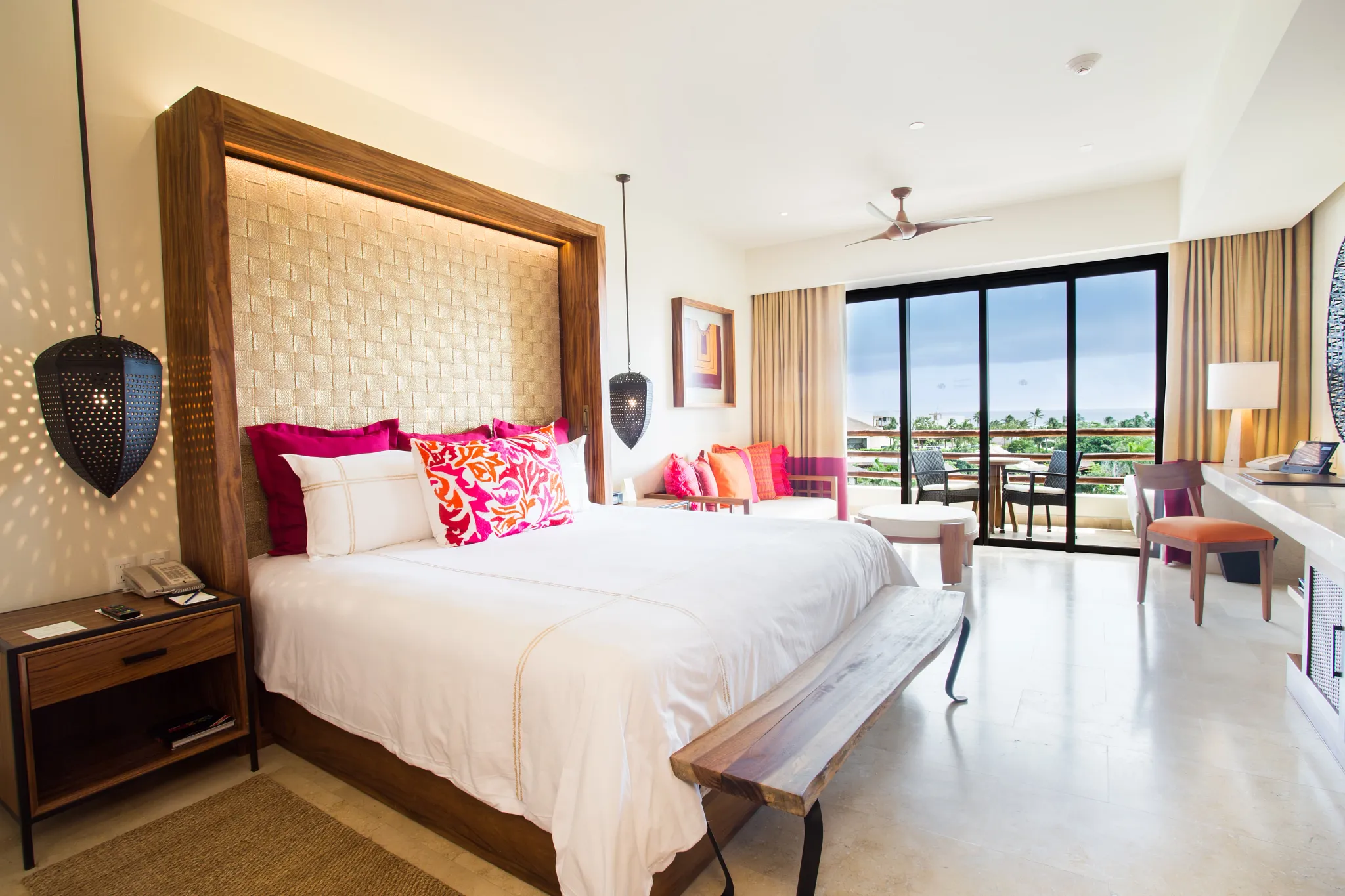 jr suite ocean view.webp