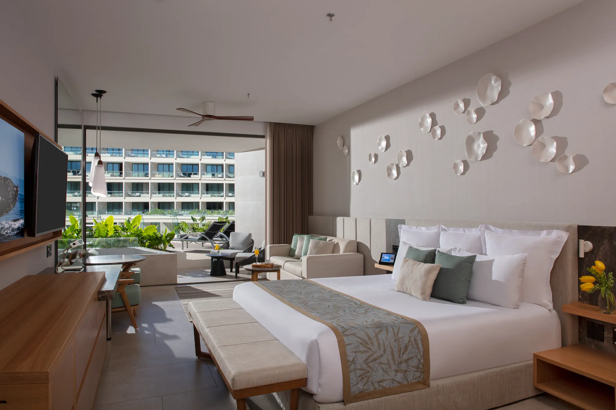 pref jr suite sundeck.webp