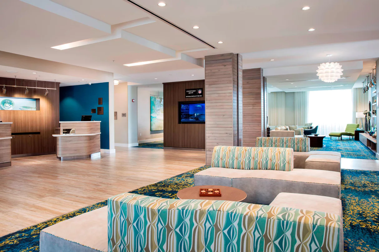 mthmc-lobby-0044-hor-clsc.webp