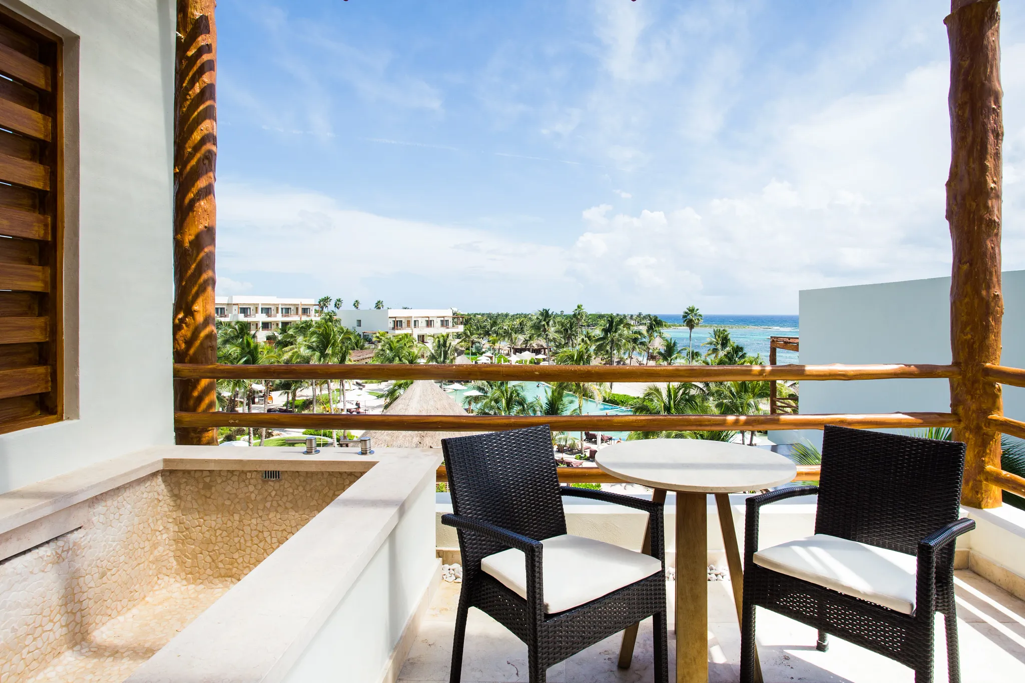 SEARM-PC-Jr-St-OV-Balcony-AP.webp