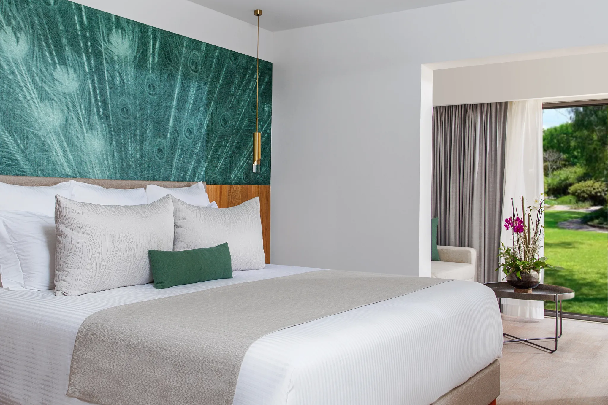 jr suite tropical view.webp