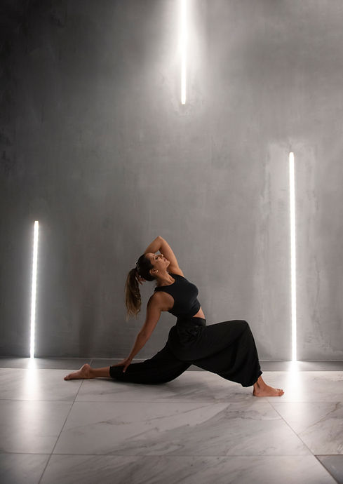Tanu_YogaIndoor-6.jpg