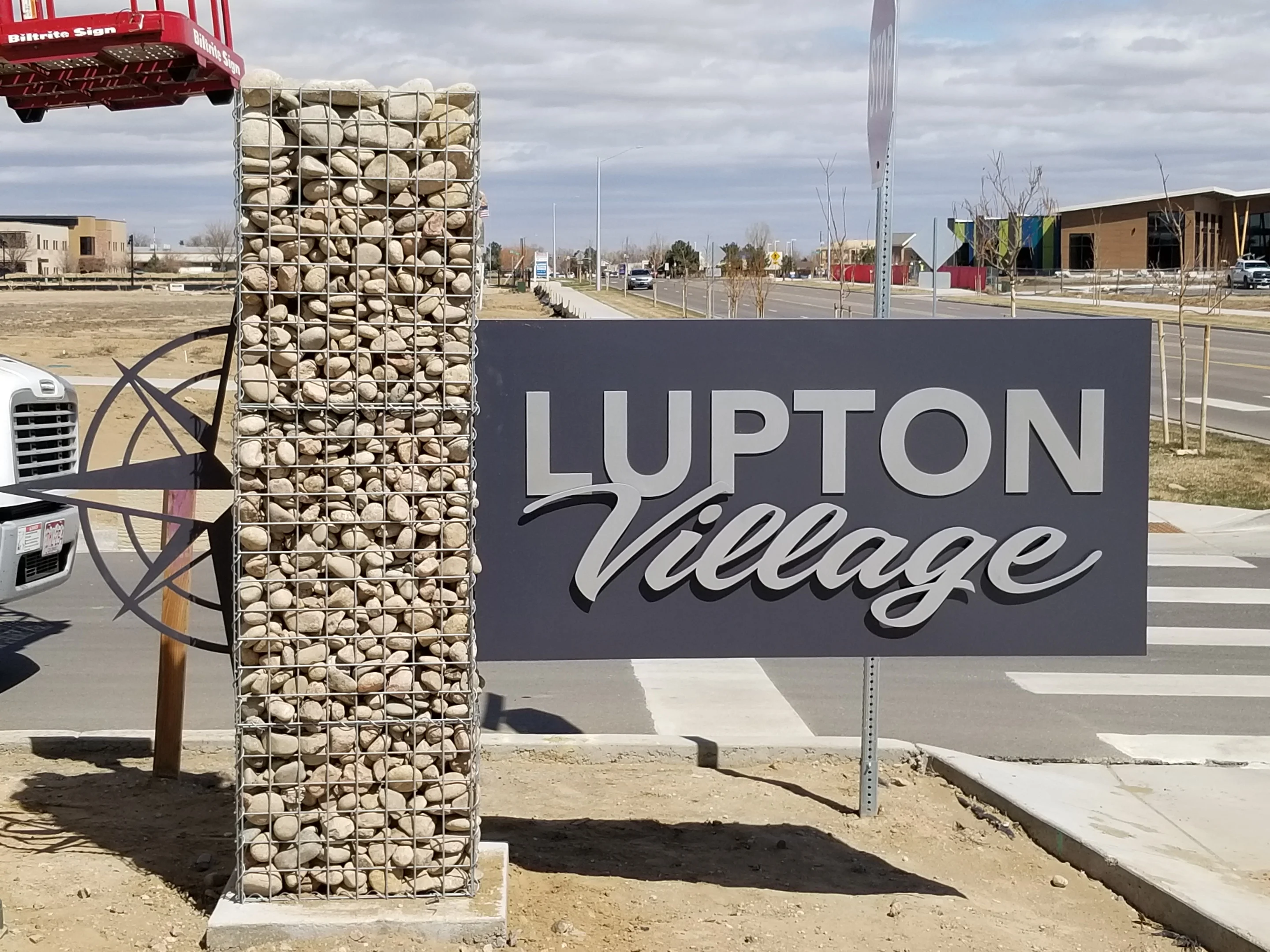 FM - Lupton Village gabion - non lit.webp