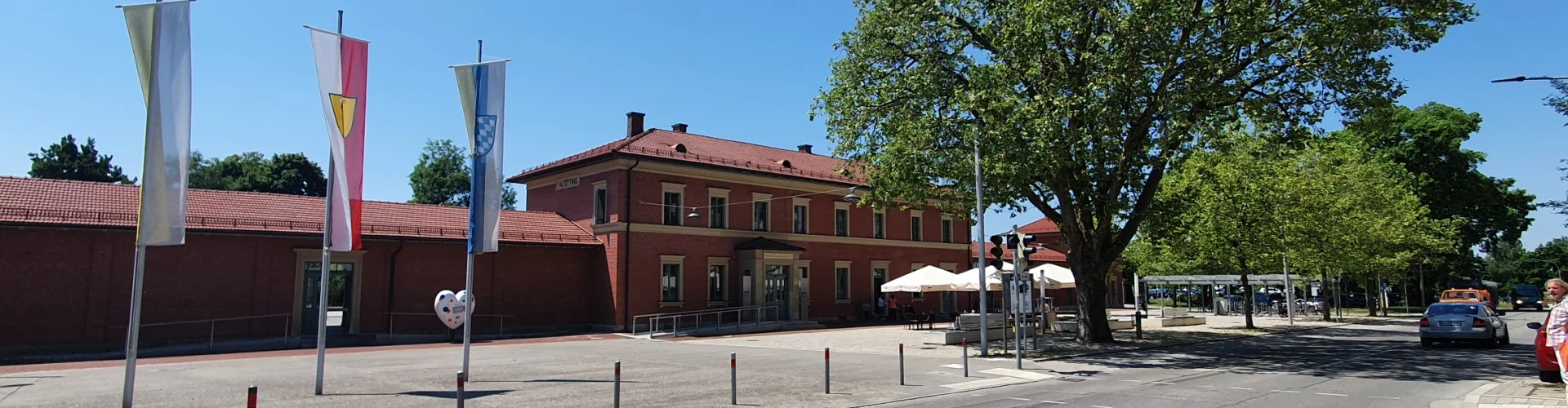LIF(V)E! AM BAHNHOF