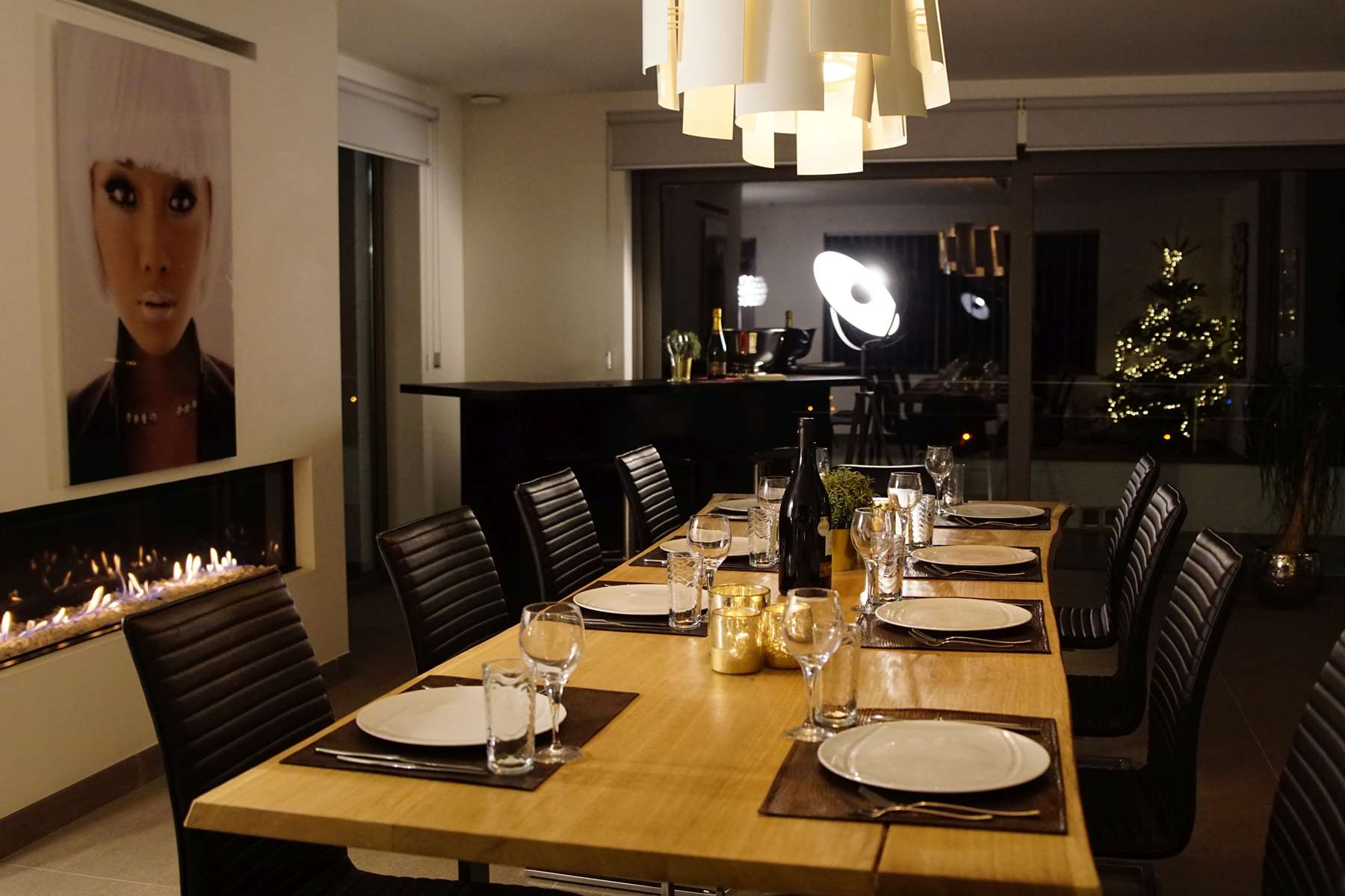 Salle à manger et coin bar