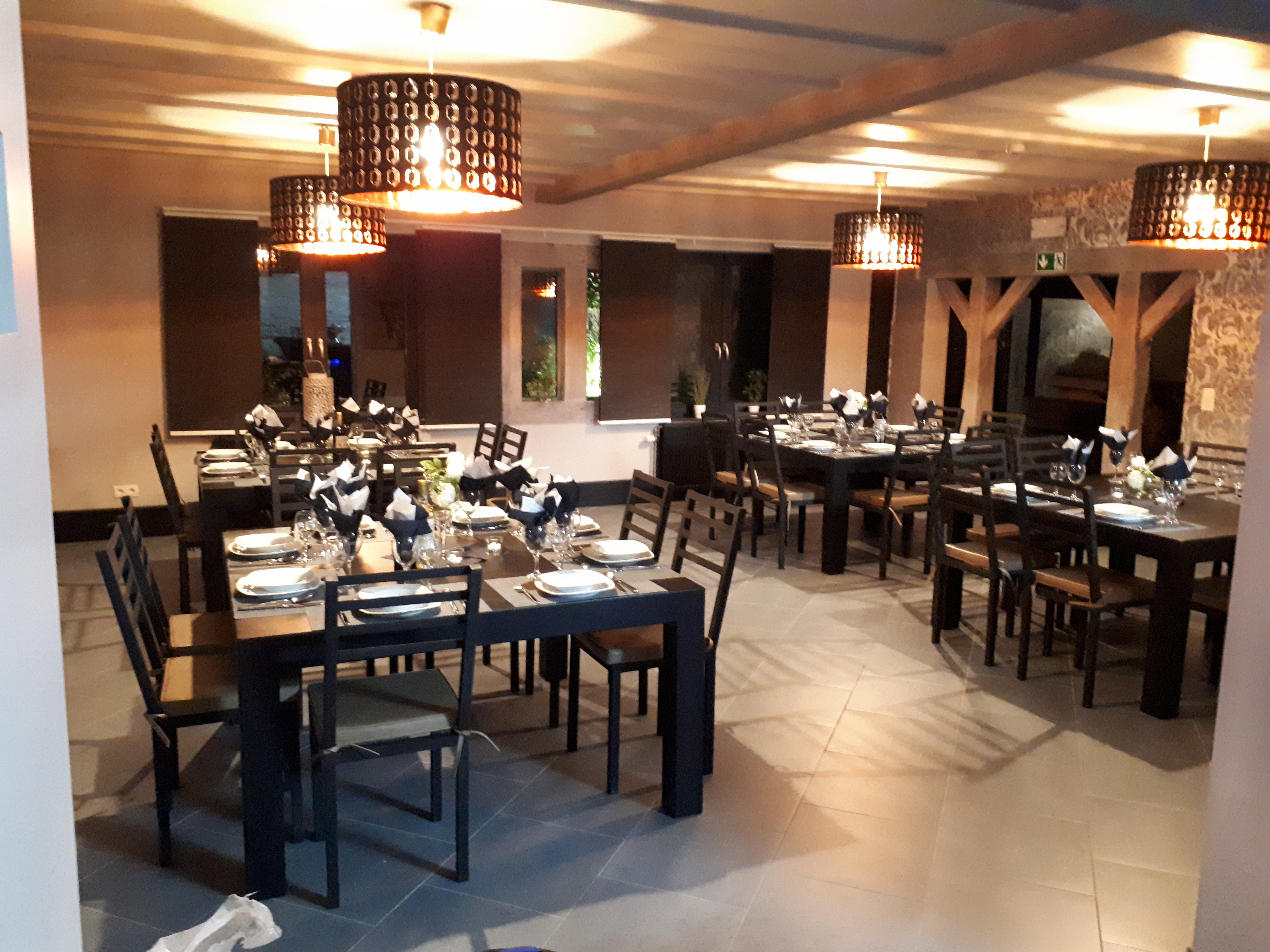 Vue d'ensemble salle à manger