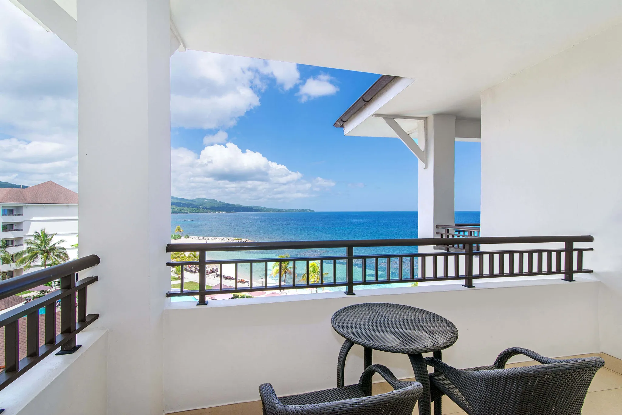 Junior Suite Ocean Front View Balcony