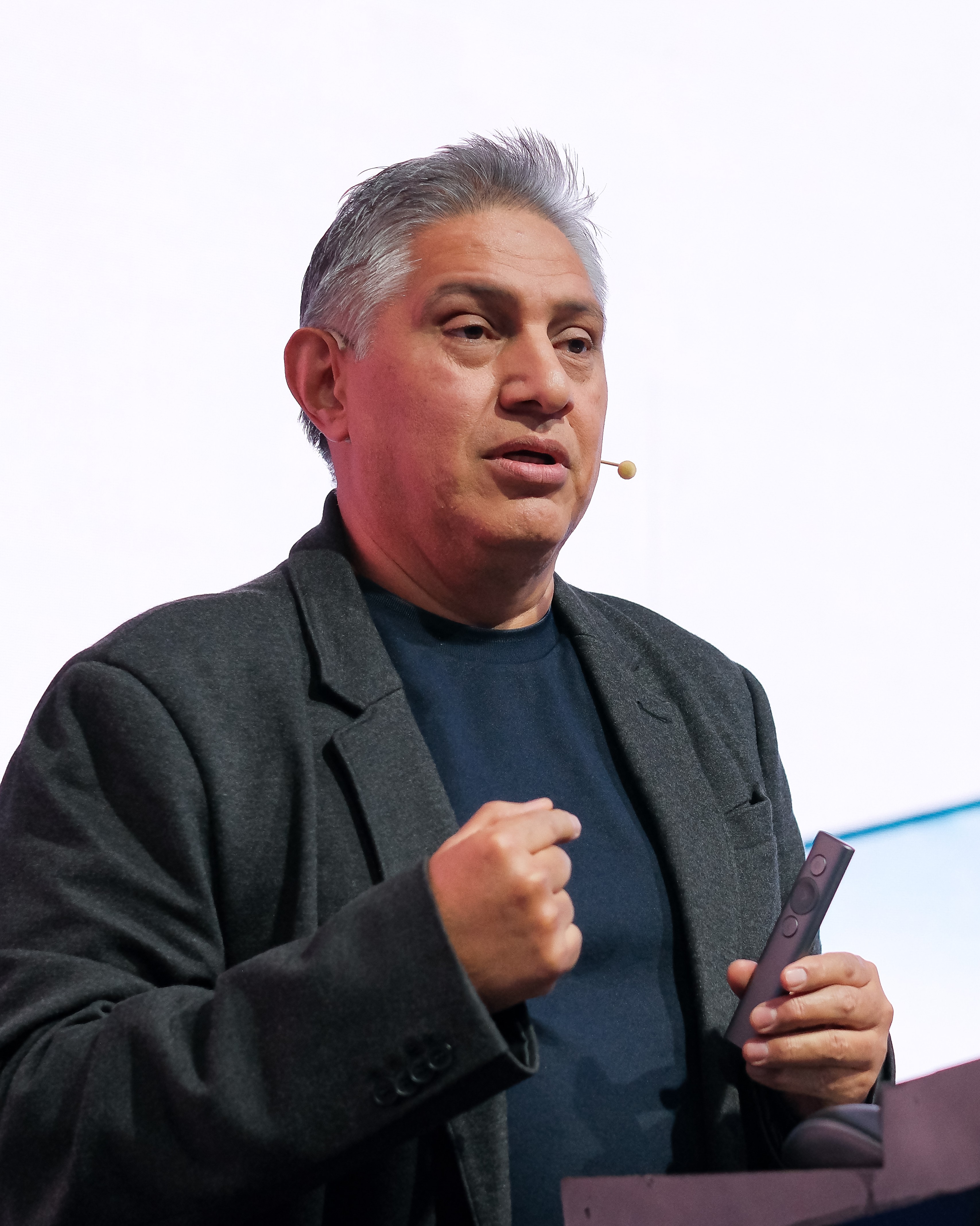 Dr. Carlos Jaldin