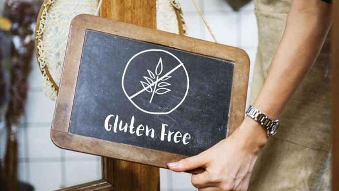 Gluten-Free Foods In Restaurants Might Not Be *Totally* Gluten-Free, According to a New Study