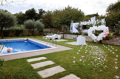 petkovic garden tivat, proslava djevojacko, gdje proslaviti na otvorenom, organizovanje proslava u tivtu, iznajmljivanje kuce sa bazenom, iznajmljivanje prostora sa bazenom tivat, bridal shower, bachelorette party montenegro, event venue tivat, proslave na otvorenom