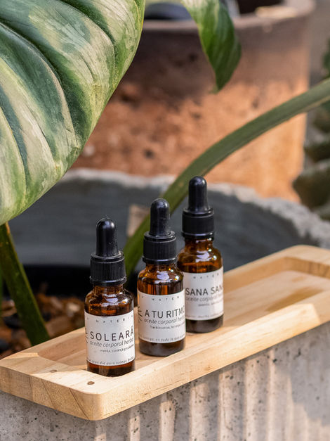 Aceites esenciales para aromaterapia y bienestar en casa