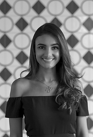 Foto Tayná editada p_b.png