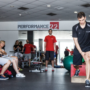 ユーロリーグで戦い抜く:コスタス・ハツィフリストス氏が実践するパフォーマンスマネジメント