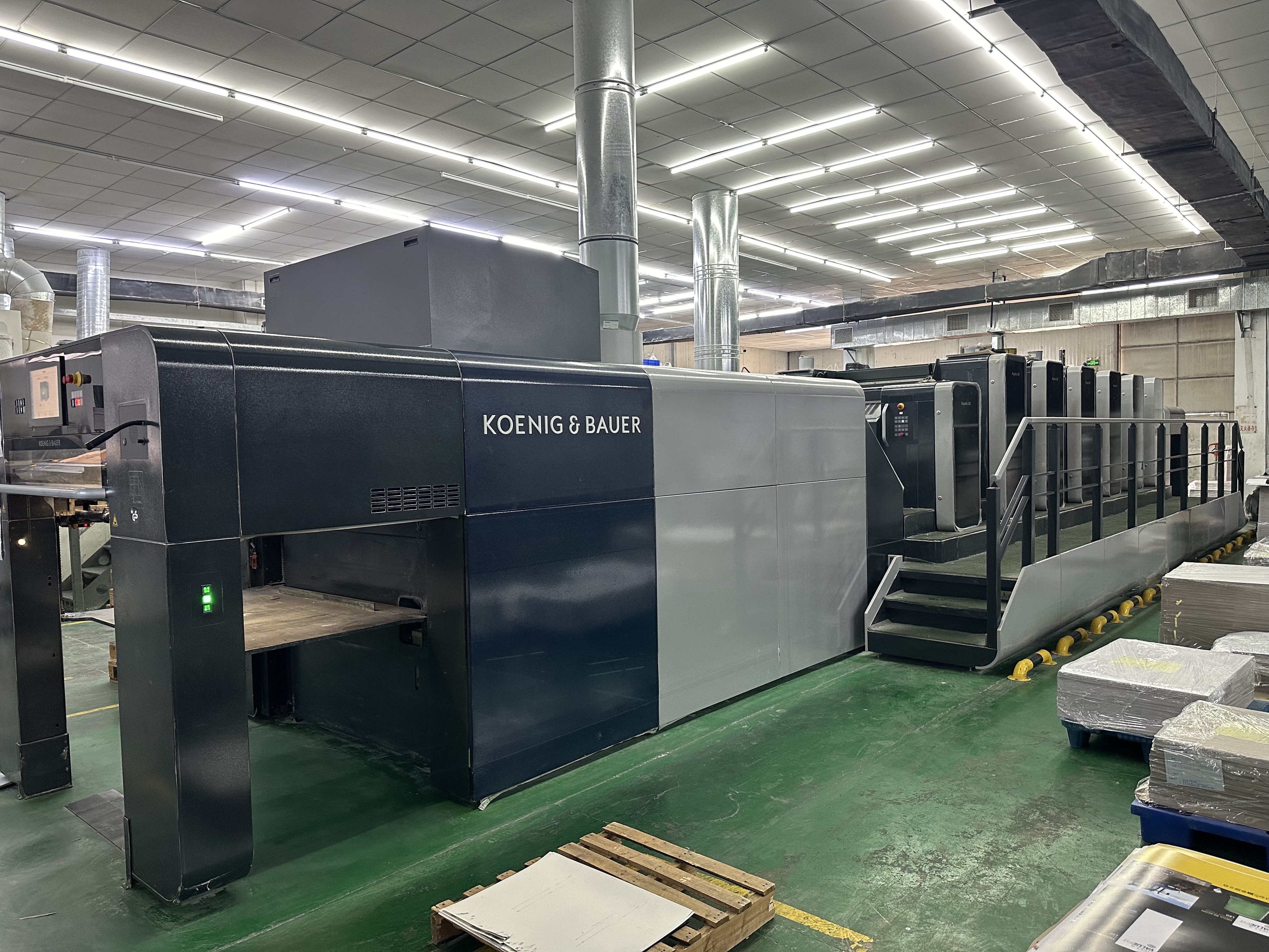 Printing equipment inside BOYA Printing's production workshop.