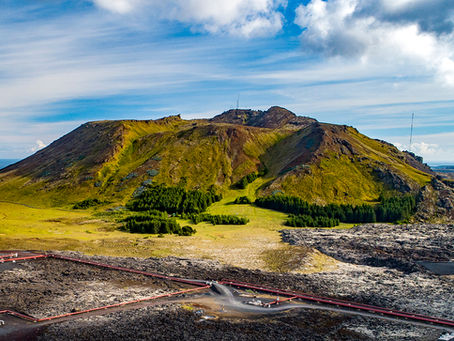 Ground inflation at Þorbjörn and Fagradalsfjall and the earth trembles