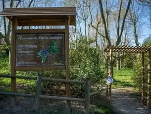 Un jardin forêt au parc de Conilhères de la Ville d'Alès