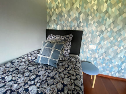 Tweepersoonskamer met privébadkamer en airconditioning in Gîte Le Chasselet