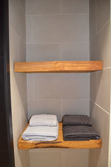 Privébadkamer en airconditioning in Gîte Le Chasselet