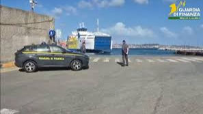 CONTROLLI GUARDIA DI FINANZA, FERMATI AGLI IMBARCHI 2 CORRIERI DELLA DROGA DIRETTI A MESSINA