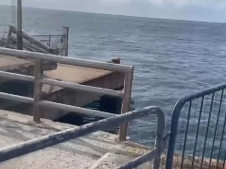 STROMBOLI, VIA I LAVORI PER IL RIPRISTINO DEL MOLO