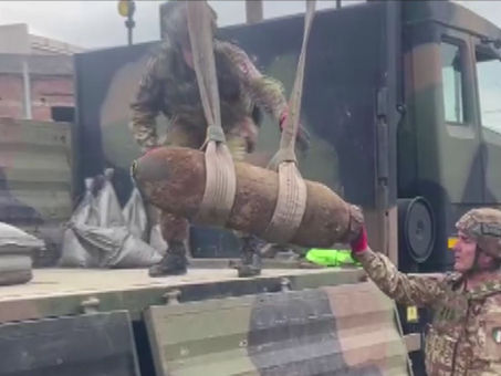 BOMBA DAY, TUTTE LE FASI DELLA BONIFICA SPIEGATE DAGLI ARTIFICIERI DELL’ESERCITO