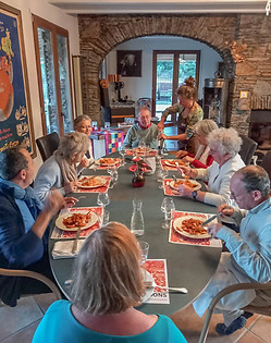 Mas la Marchette chambres et table d'hôtes repas entre amis