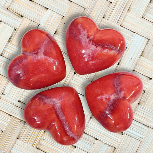 ceramic keepsake heart red roses on flax.jpg