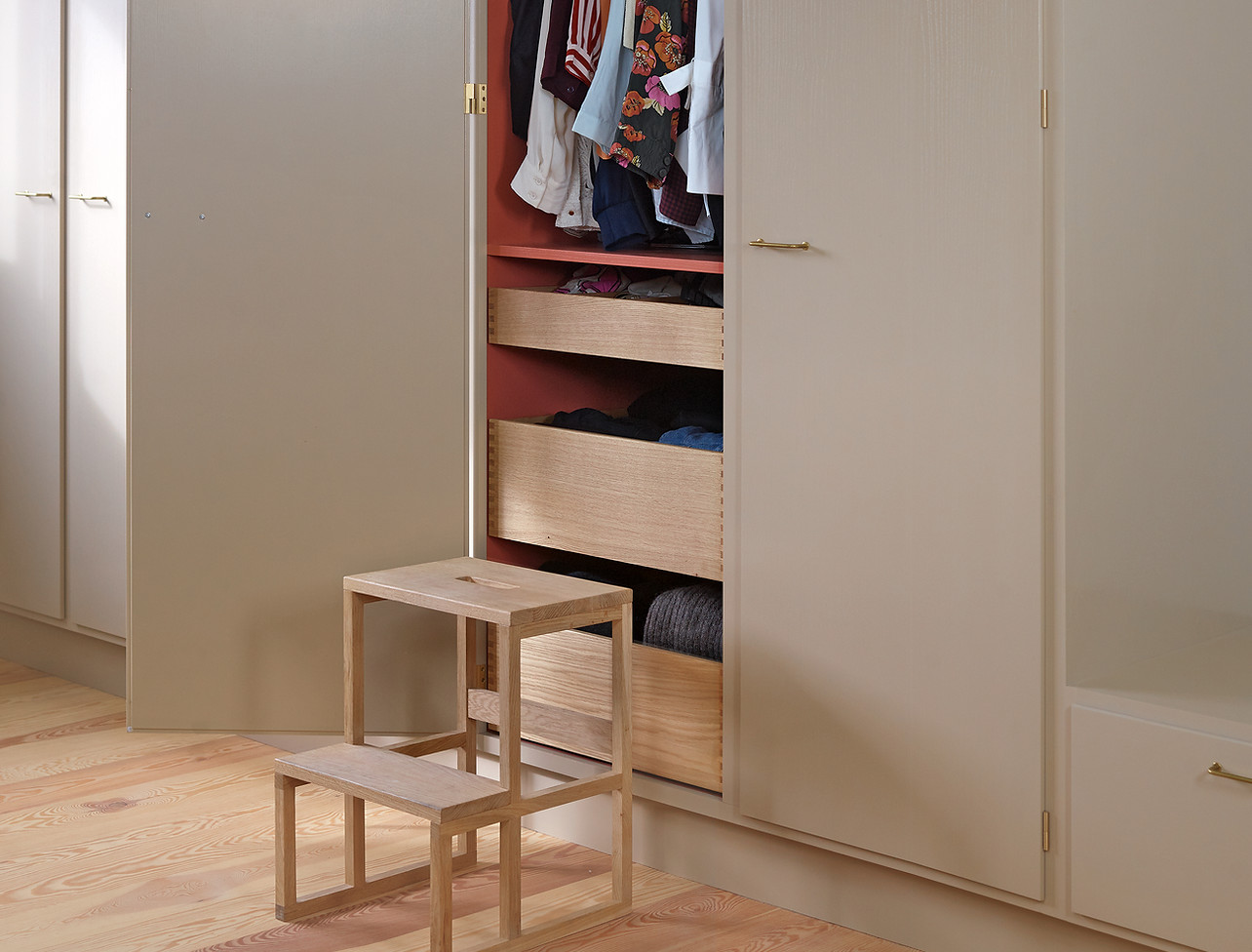 Frame wardrobe