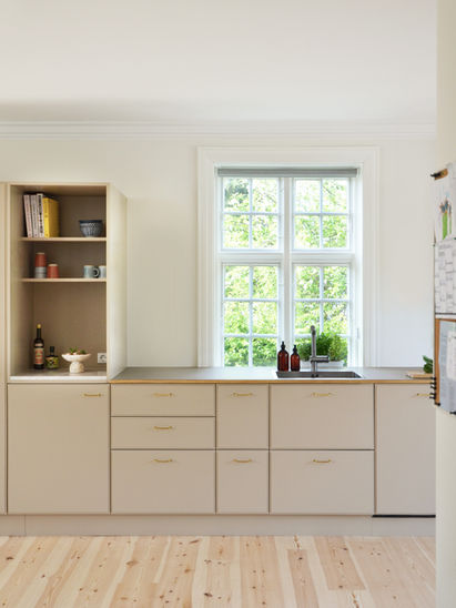 Section køkken i farven Hvass Grey